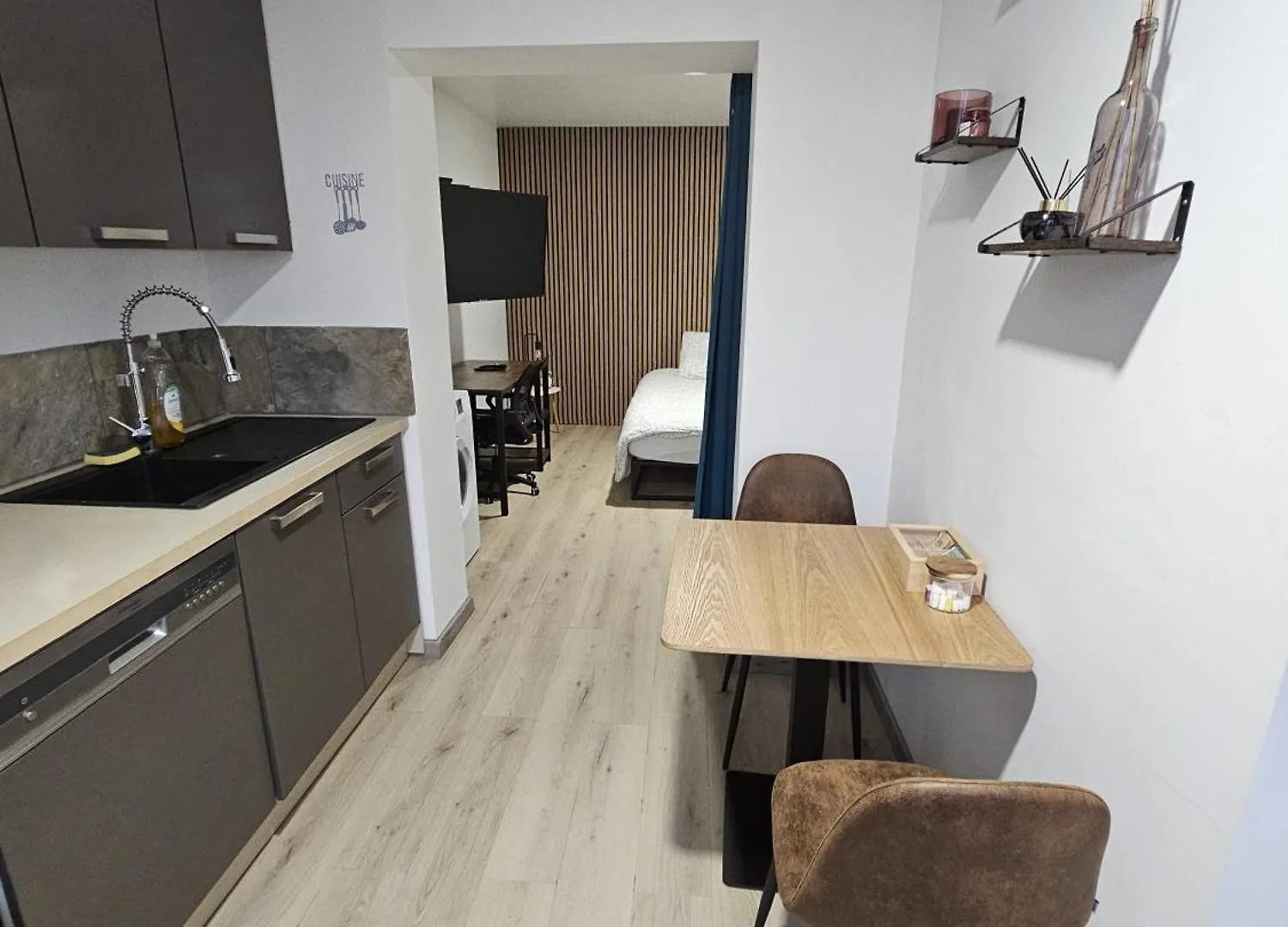 Appartement Type 1 Avec Parking Saint-Priest  0*, Saint-Priest (Rhone) Fransa